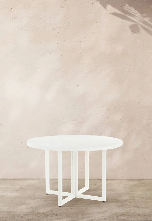 Supersnygg aluminiumbord i vitt från Jotex.