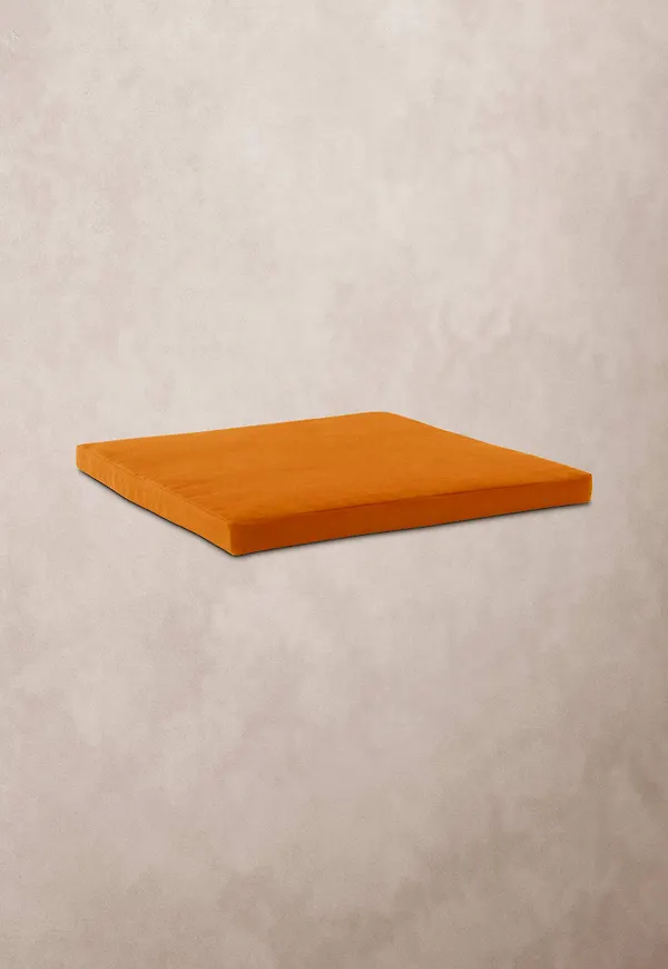 Trendig utemöbel i gul färg gjord i bomull.