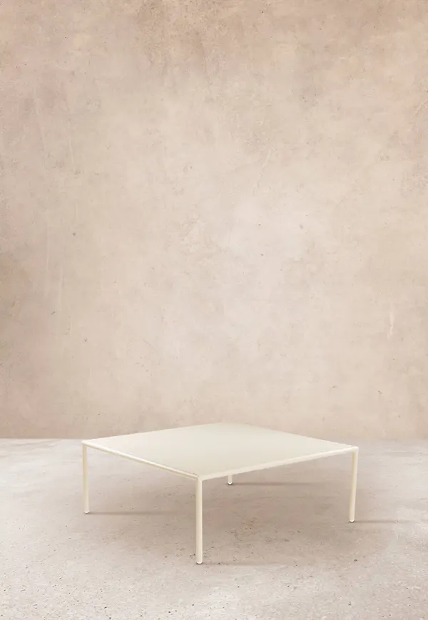 Beige Jotex-bord i mysig modell.