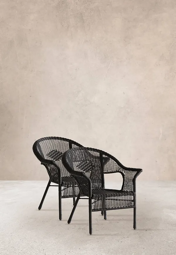 Svart Jotex-aluminiumstol i härlig modell.