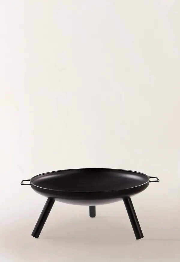 Otroligt fin svart utemöbel 2025 från Jotex.