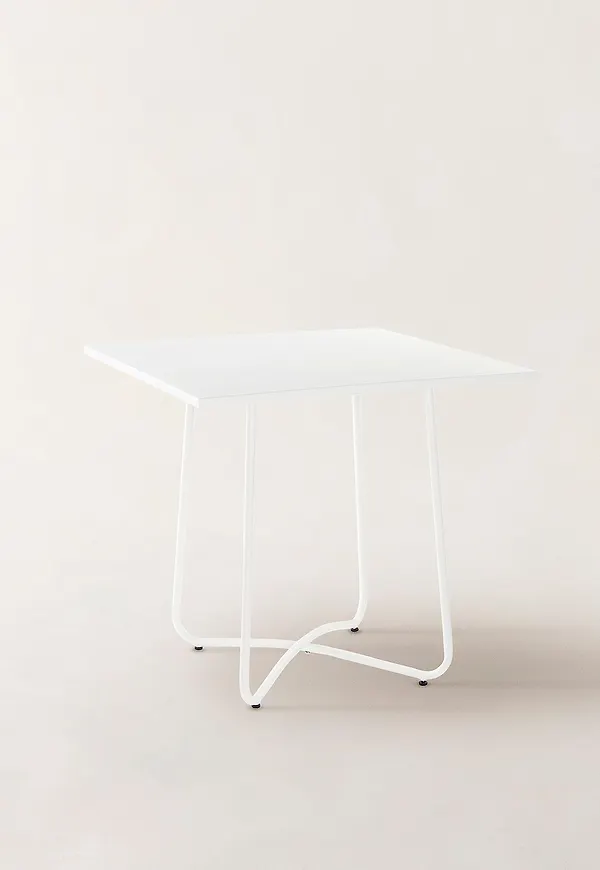 Klassisk vit bord i aluminium från Jotex.