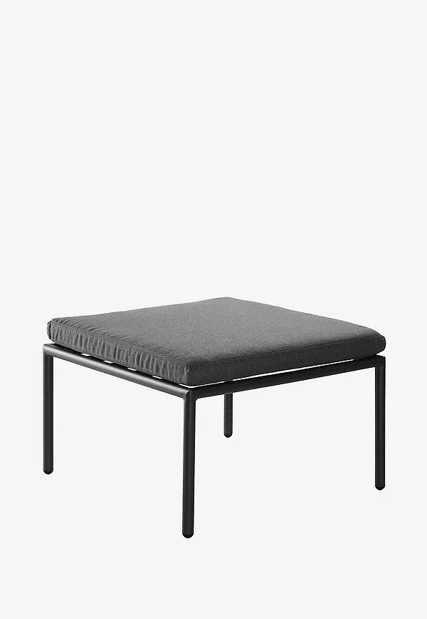 Otroligt fin bord i svart färg gjord i aluminium.