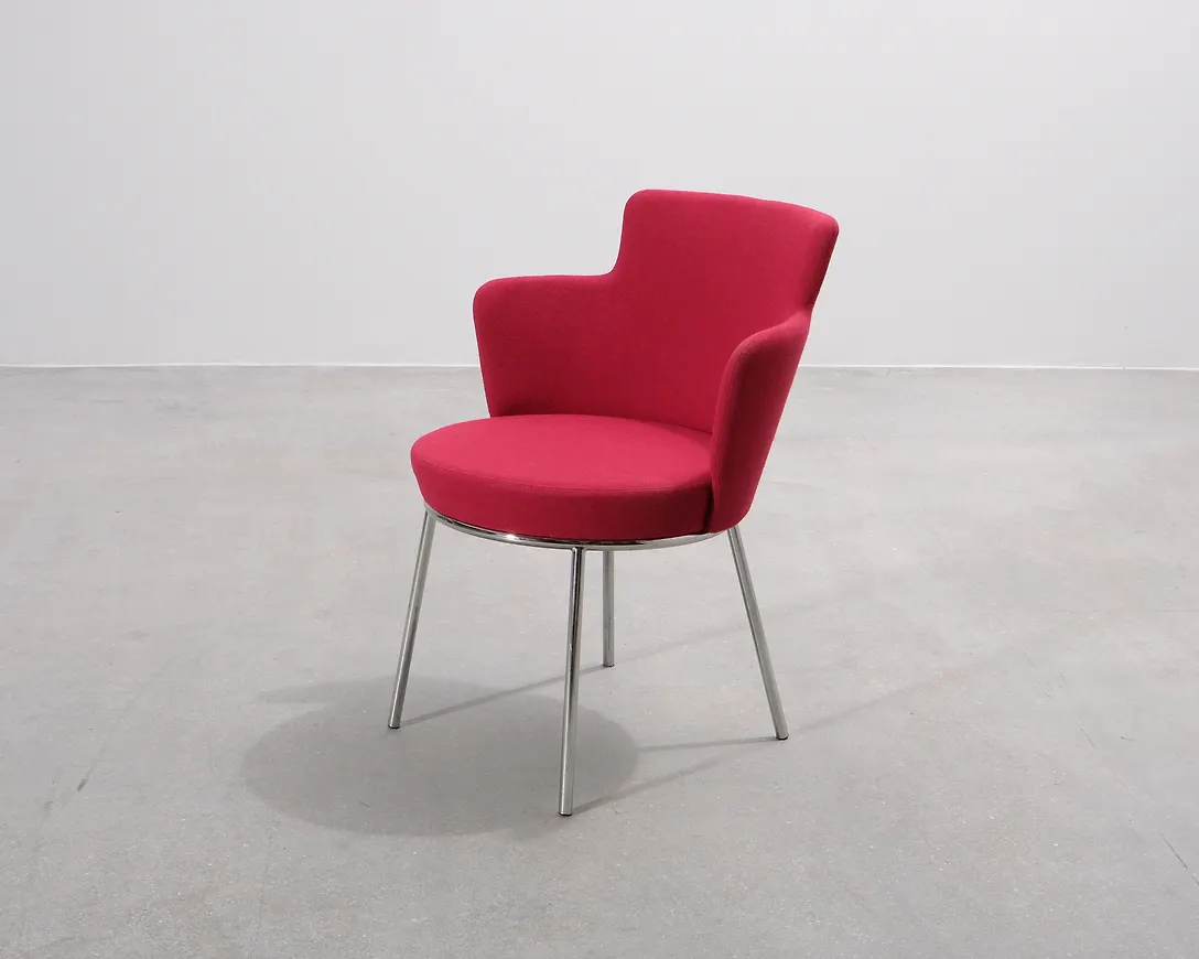 Klassisk röd fåtölj 2025 från Jotex.