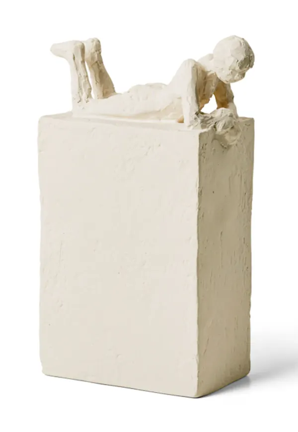 Vit Kähler-skulptur i fin modell.
