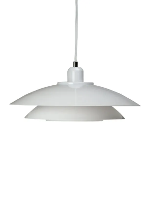 Dyberg Larsen taklampa som passar perfekt till sommaren 2025!