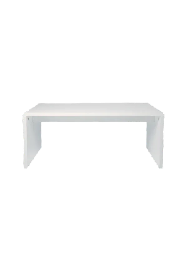 Otroligt snygg bord i vitt från KARE Design.