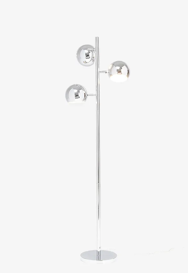 Fin lampa i silver från KARE Design.