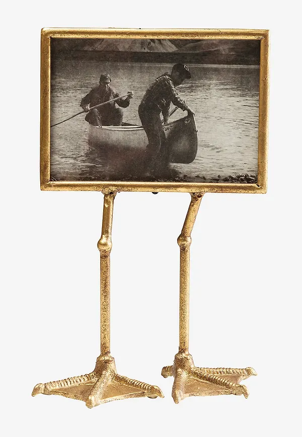 Guld KARE Design-ram i supersnygg modell.