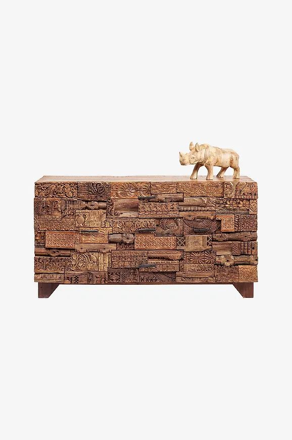 Vacker dörr i brunt från KARE Design.