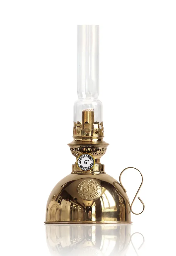 Fantastiskt snygg fotogenlampa 2025 från Karlskrona Lampfabrik.