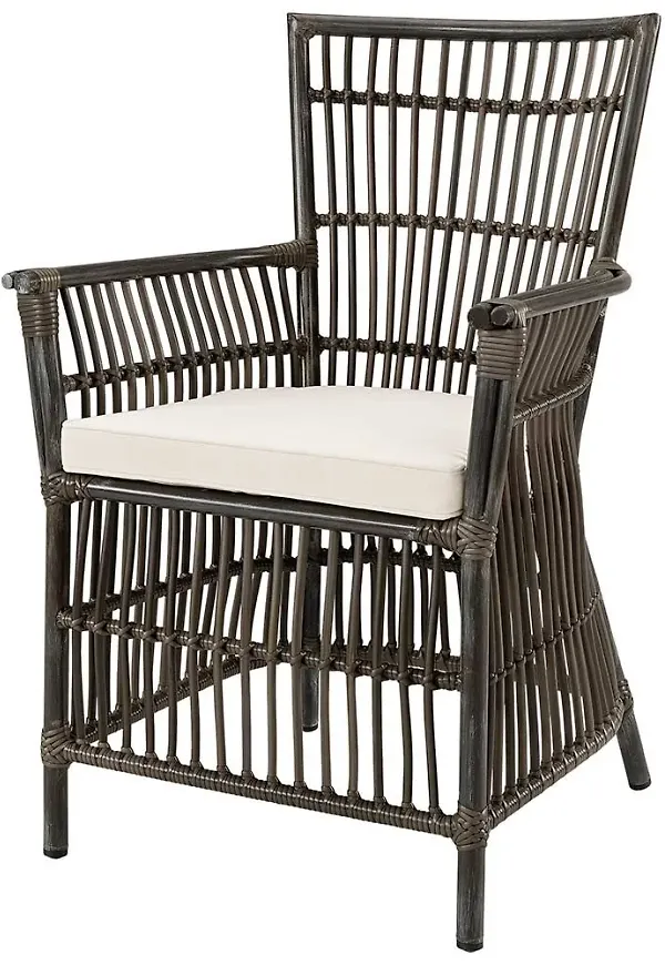 Modern matbord i aluminium från Artwood.