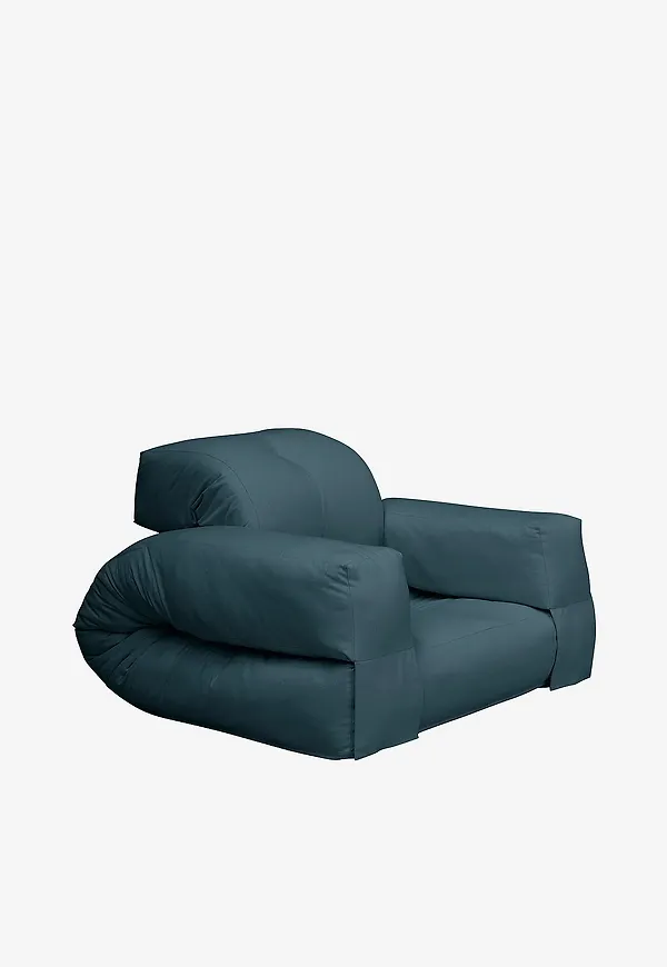 Blå Karup-fåtölj i ikonisk modell.