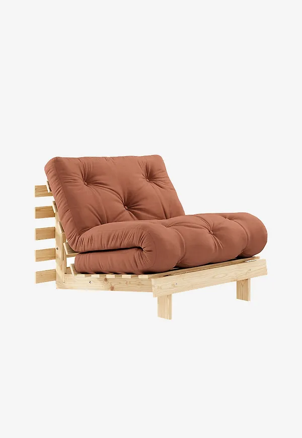 Elegant brun stol 2025 från Karup Design.