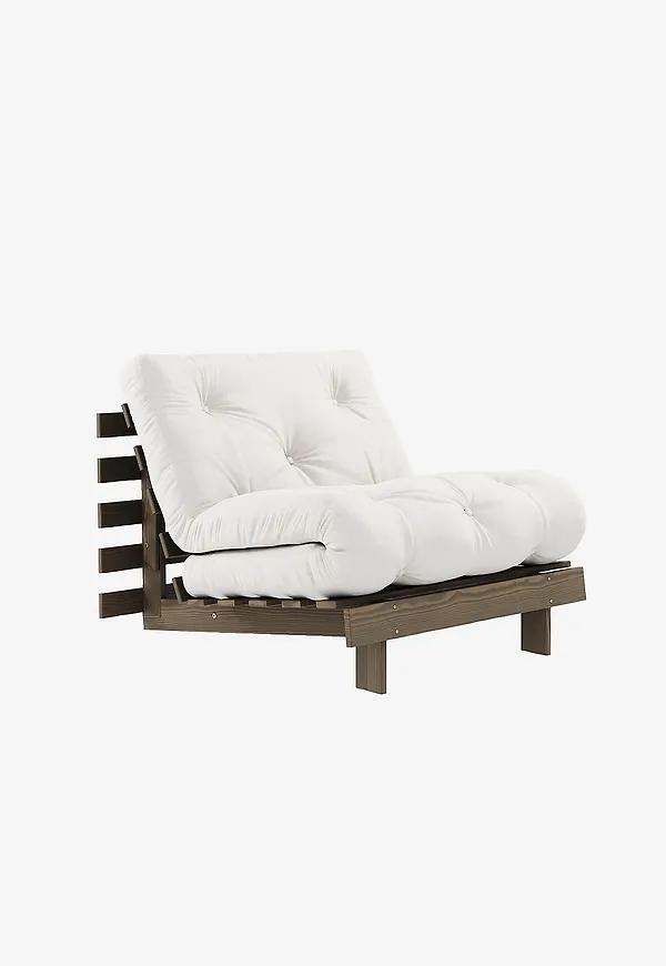 Vit Karup-fåtölj i härlig modell.