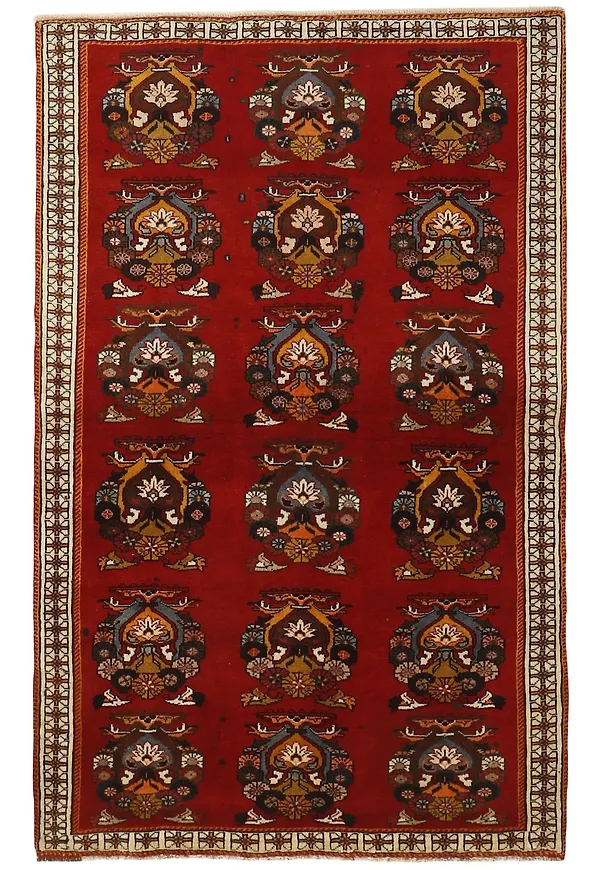 Röd Rezas-matta i mysig modell.