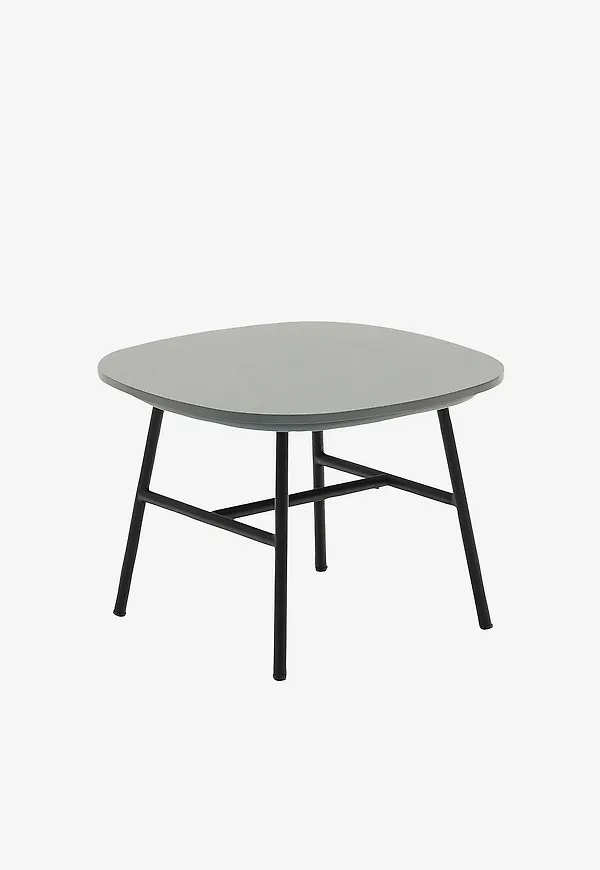 Modern svart bord 2025 från Kave Home.