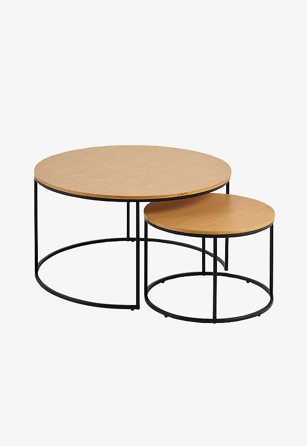 Superfin sidobord i ek från Kave Home.