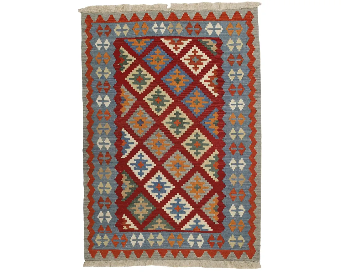 Flerfärgad ullmatta som passar perfekt till våren 2025!