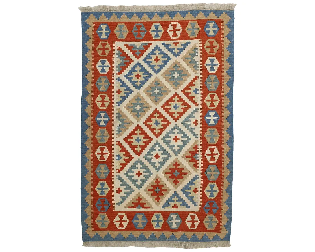 Flerfärgad ullmatta som passar perfekt till våren 2025!