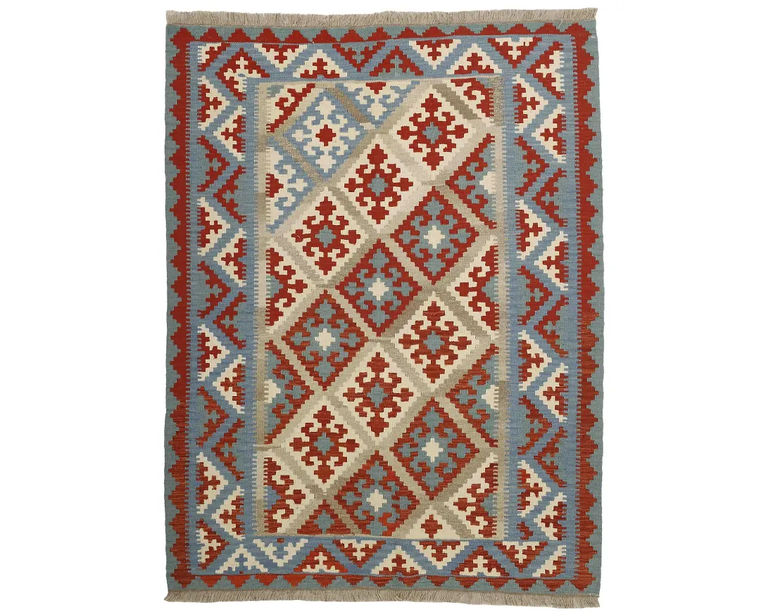 Flerfärgad ullmatta som passar perfekt till våren 2025!