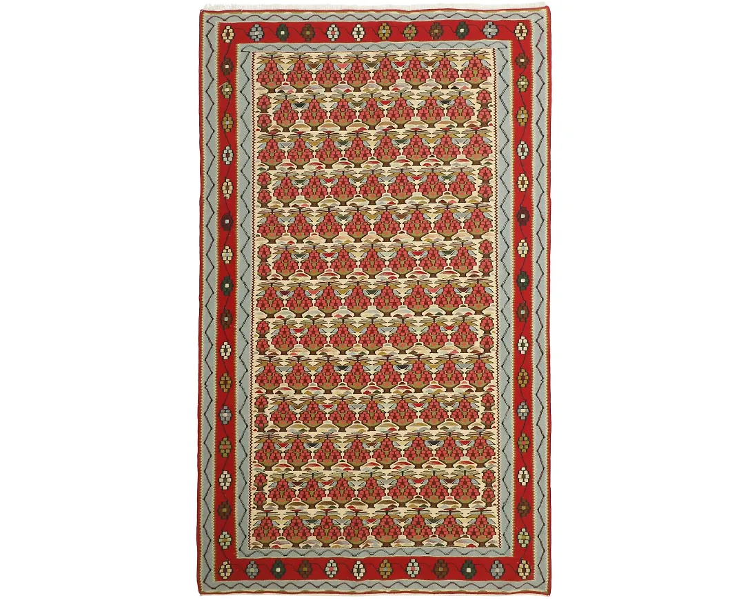 Flerfärgad ullmatta som passar perfekt till våren 2025!