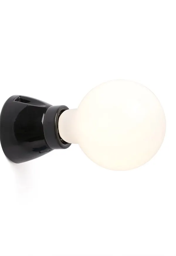 Ikonisk vägglampa 2025 från Faro Barcelona.