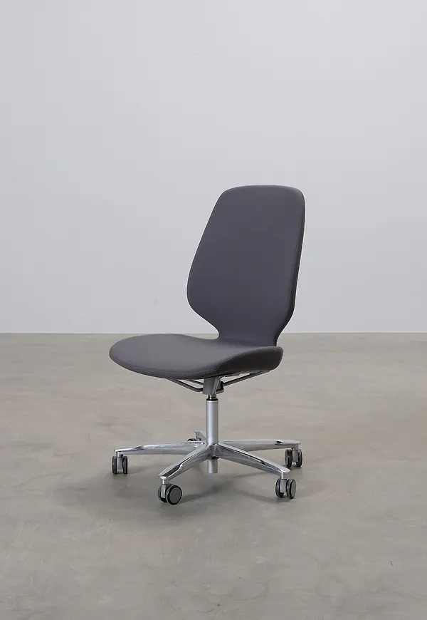 Riktigt trendig konferensstol 2025 från Kinnarps.