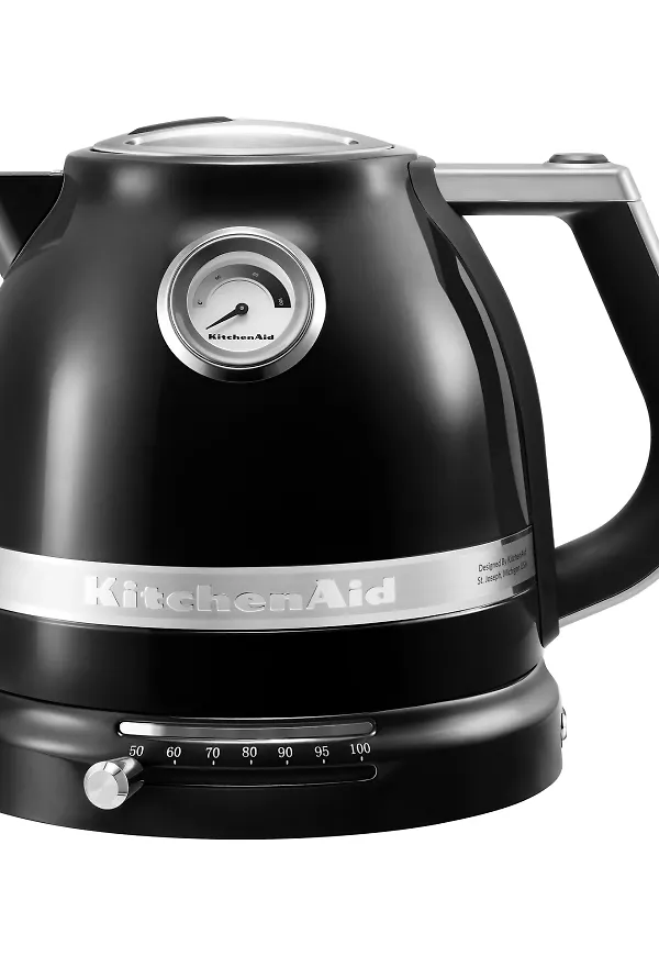 Skön vattenkokare i svart från KitchenAid.
