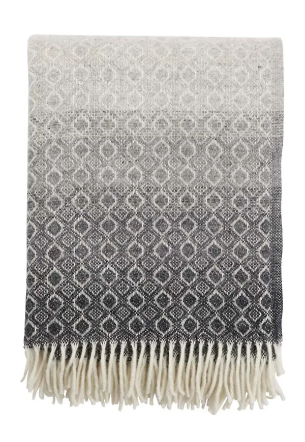 Beige Klippan Yllefabrik-ullpläd i supersnygg modell.