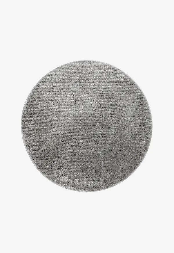 Otroligt snygg matta i silver från KM Home.