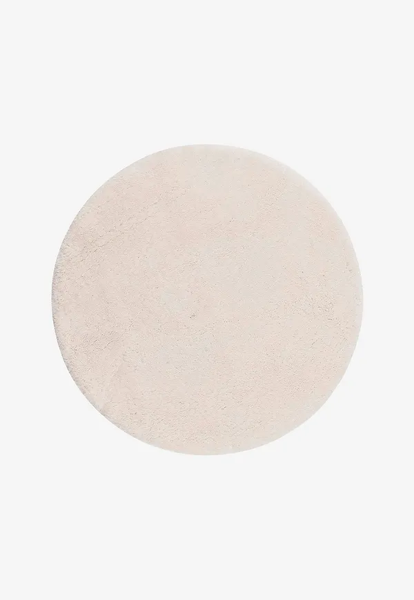 Smickrande Matta som passar bra vid många olika tillfällen.