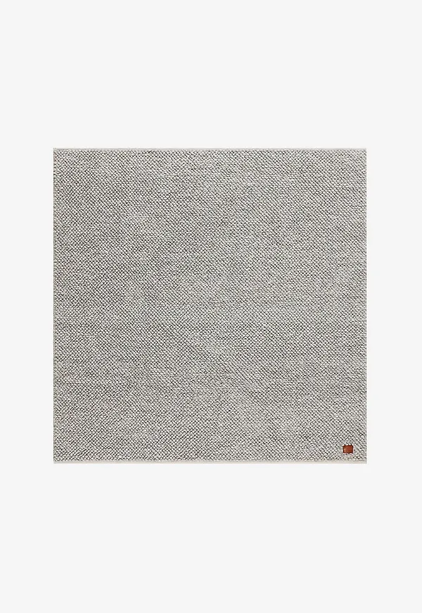 Smickrande matta i grått från KM Home.