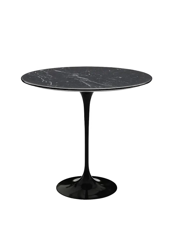 Smickrande matbord 2026 från Knoll.