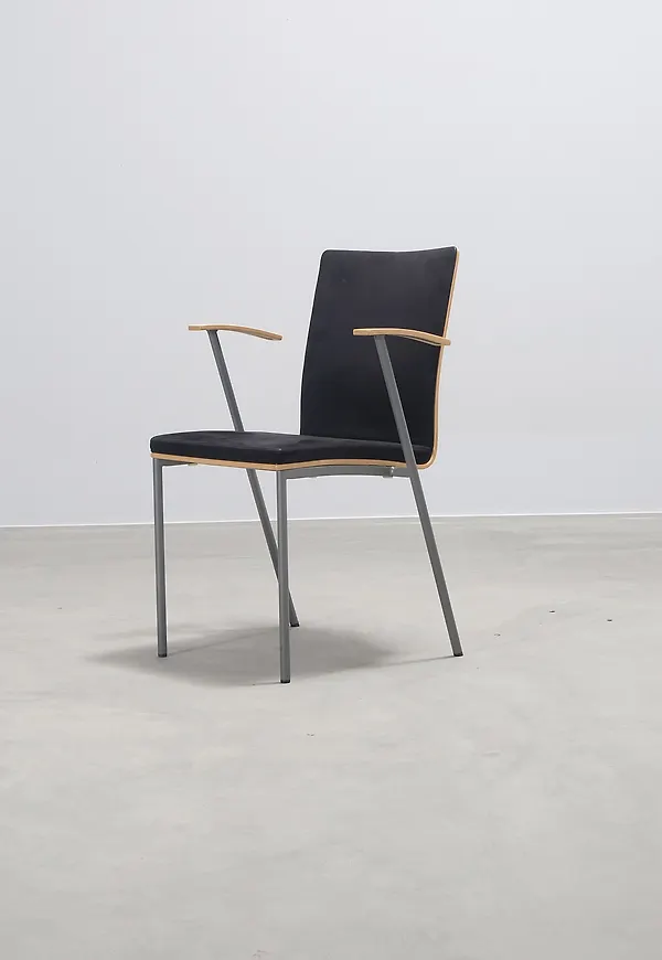 Exklusiv svart stol 2025 från No brand.