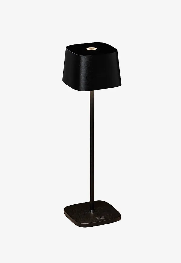 Härlig svart lampa 2025 från Konstsmide.