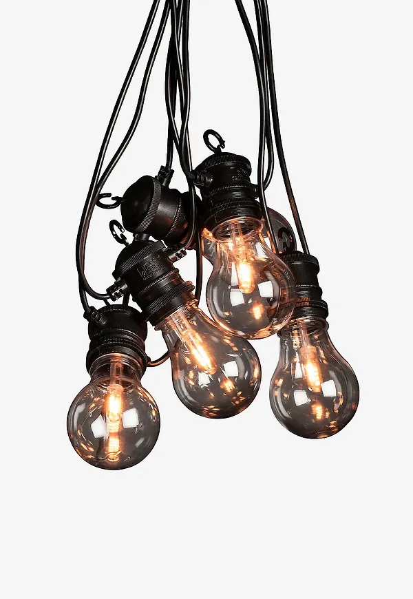Klassisk svart lampa 2025 från Konstsmide.