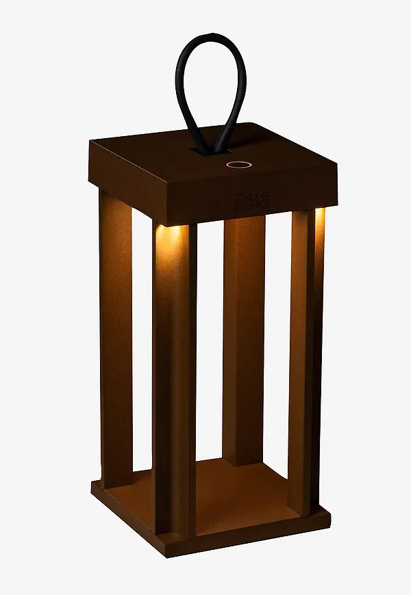 Komfortabel lampa i brunt från Konstsmide.