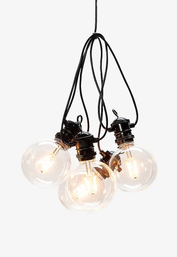 Supersnygg lampa i svart från Konstsmide.