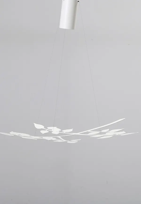 Vit Korpi Design-pendellampa i härlig modell.