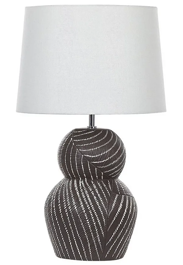 Stilren Lampa som passar bra vid många olika tillfällen.