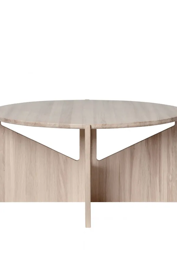 Cool bord i ek från Kristina Dam Studio.