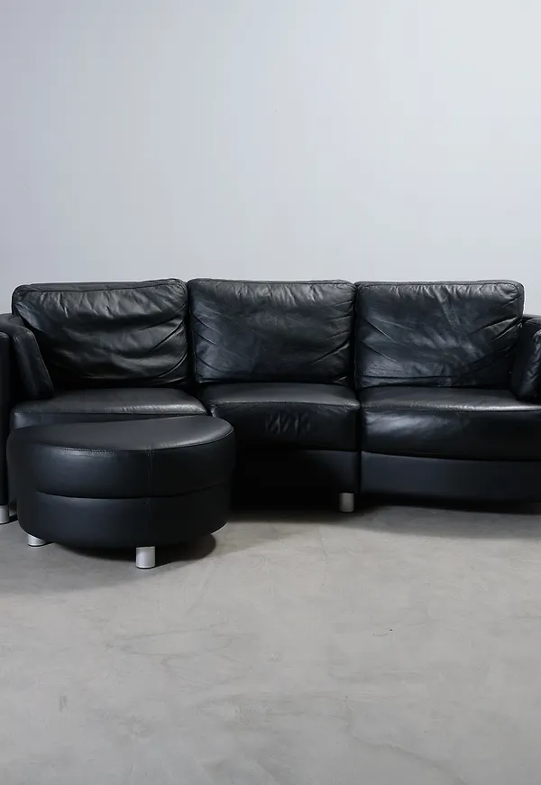 Lädersoffa som passar perfekt till sommaren 2025!