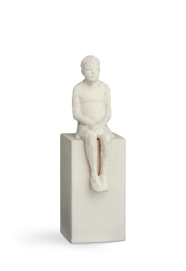 Vit Kähler-skulptur i snygg modell.