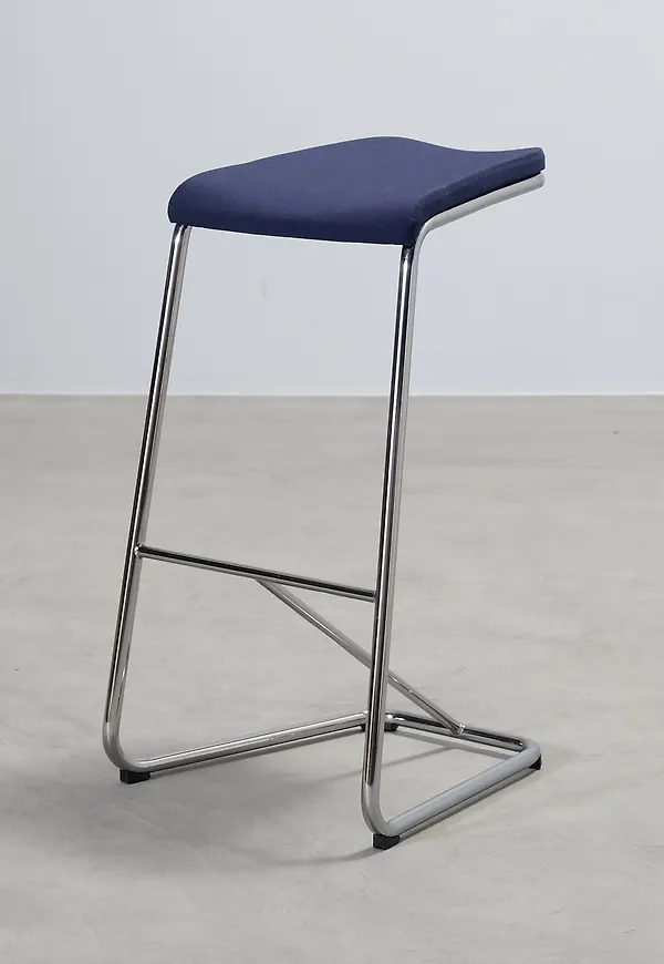 Vacker barpall 2025 från Lammhults.