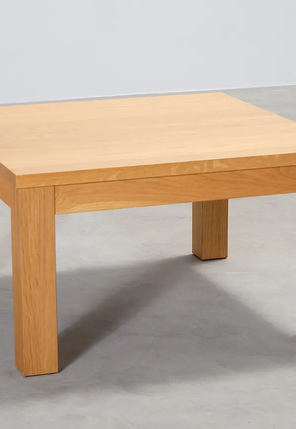 Klassisk soffbord i ek 2025 från Lamus.