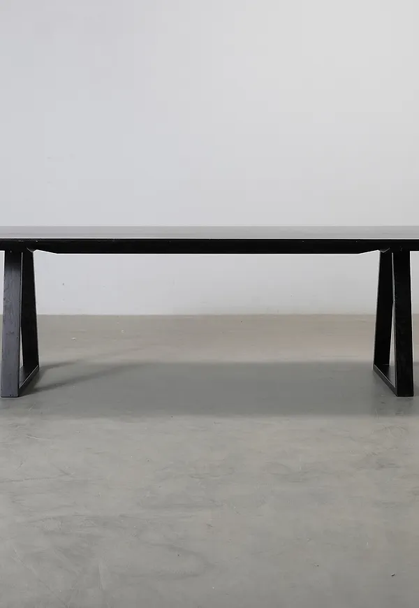 Superfin ekmatbord i svart från Lamus.