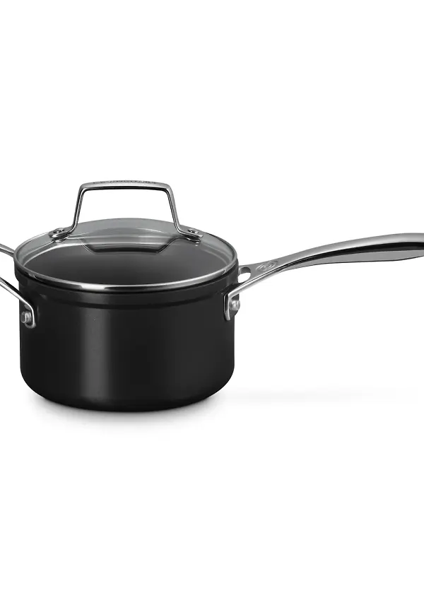 Svart Le Creuset-kastrull i härlig modell.