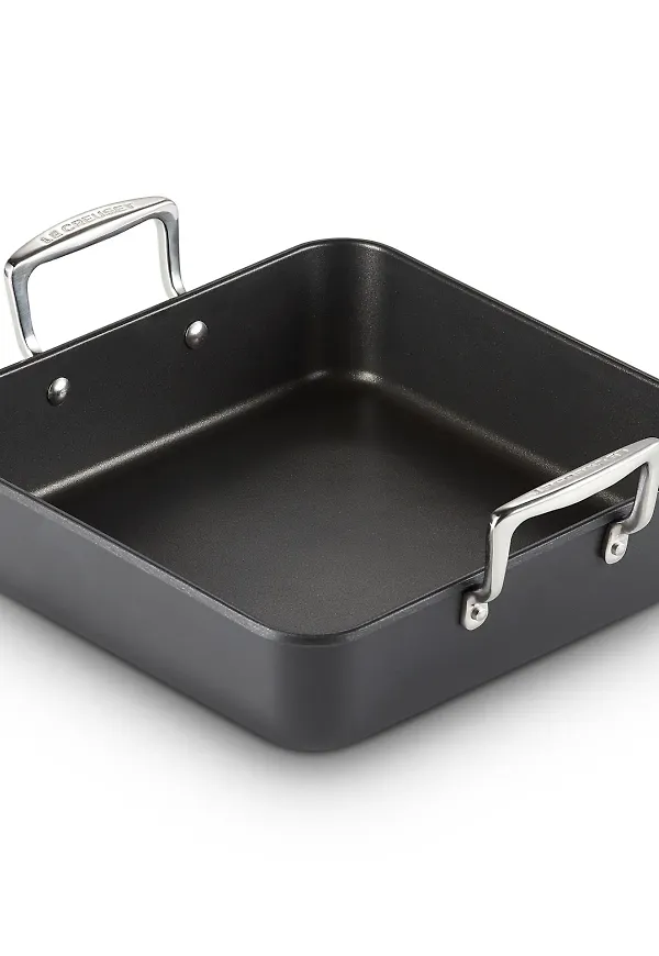 Stilriktig ugnsform i svart från Le Creuset.
