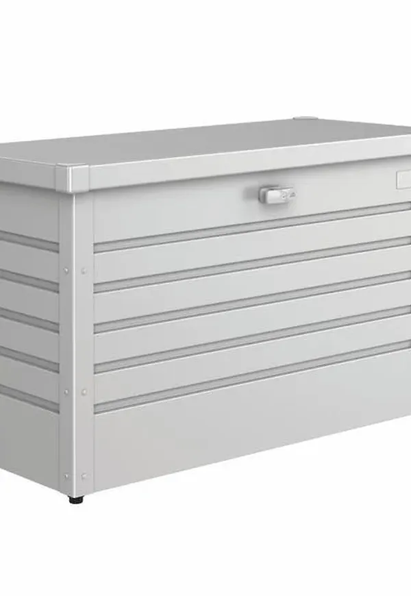 Modern utemöbel i grått från Biohort.